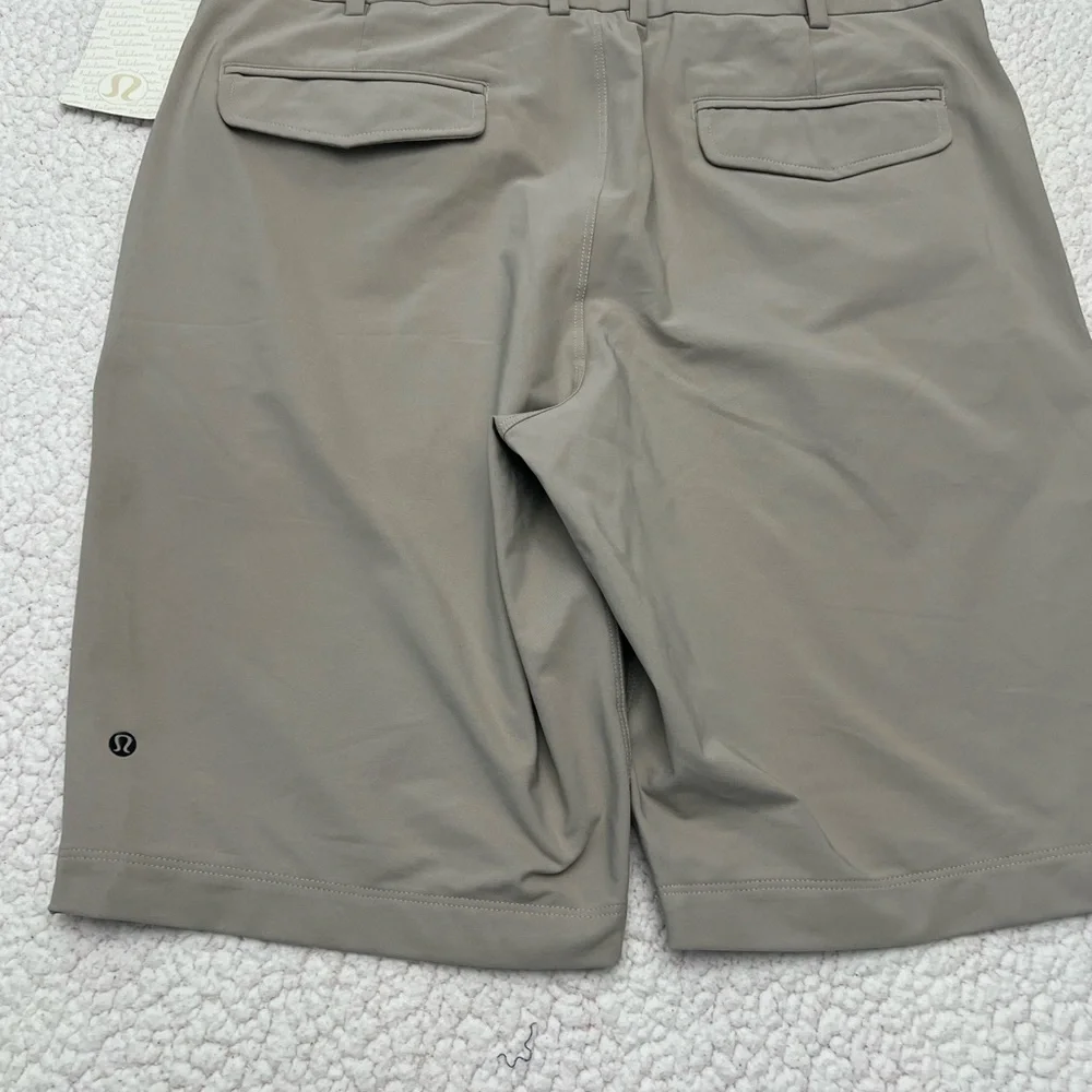 lululemon athletica Men's Hybrid Shorts - Gray NWT
